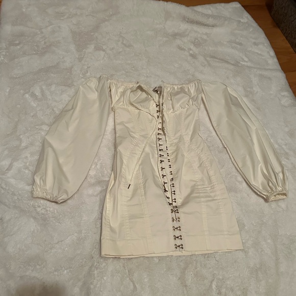 HOUSE OF CB - Picture 4 of 5